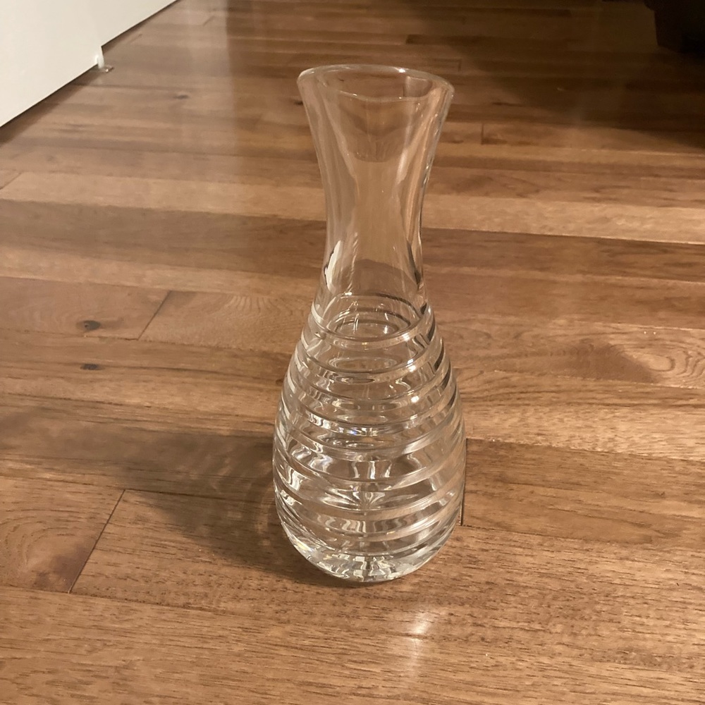 Block Cut Crystal Swirl Pattern Pitcher - Picture 3 of 8